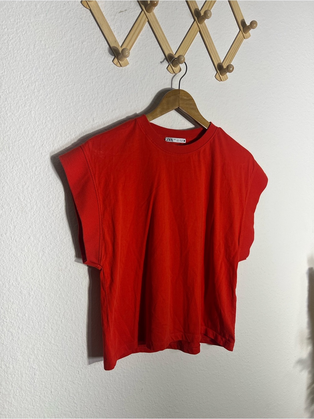 ZARA • bright red crewneck muscle tee with cap sleeves - Picture 2 of 7